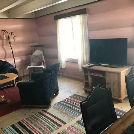 Feriehus I Amotsdal Groven